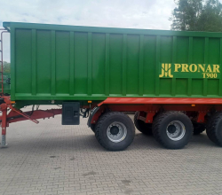 PRZYCZEPA skorupowa tridem z przesuwną ścianą Pronar T900
